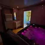 Апартаменты Avec Jacuzzi *
